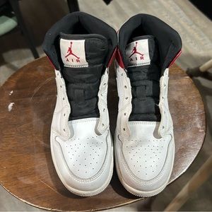 Black and red Air Jordan 1’s size 6Y